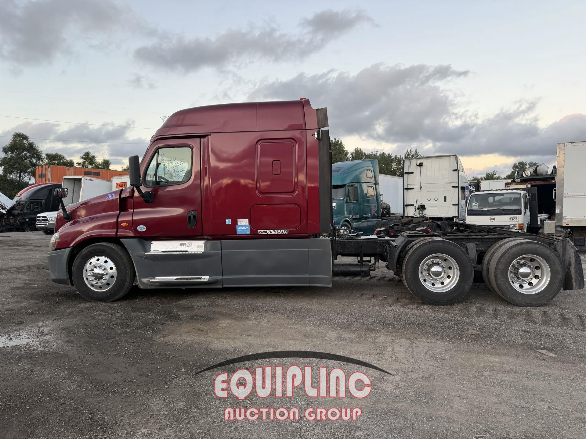 2017 FREIGHTLINER CASCADIA TANDEM AXLE SLEEPER (A54607)