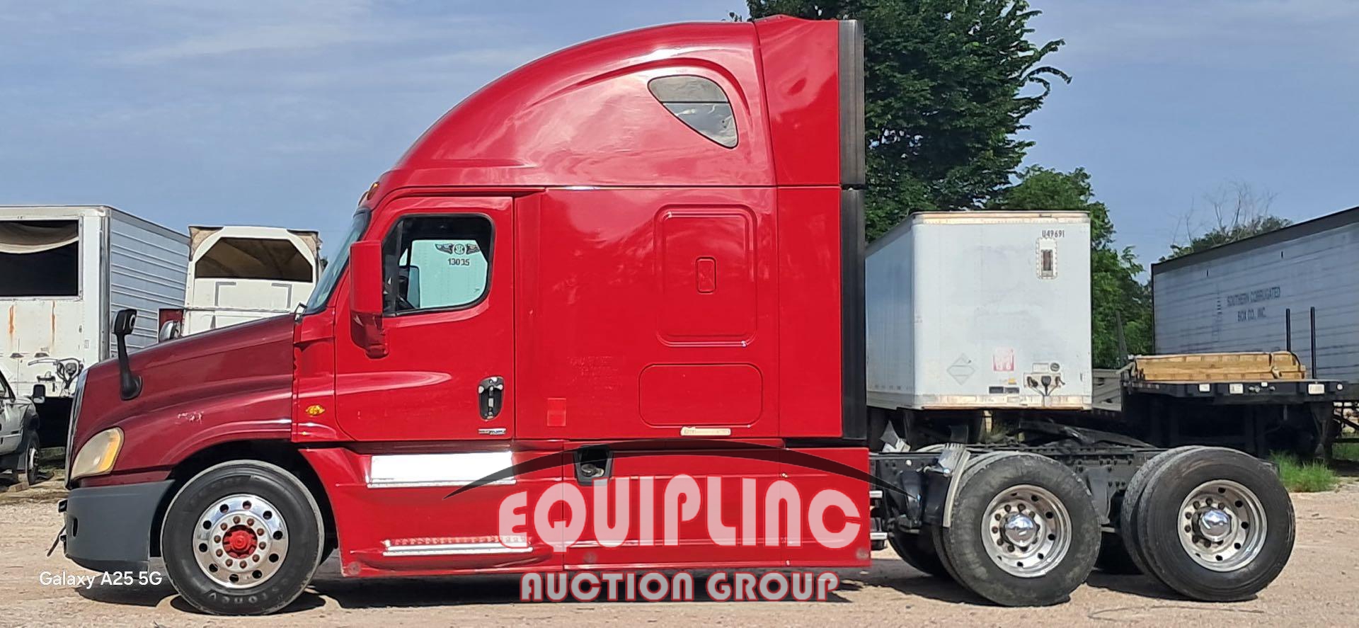 2017 FREIGHTLINER CASCADIA TANDEM AXLE SLEEPER (A52141)