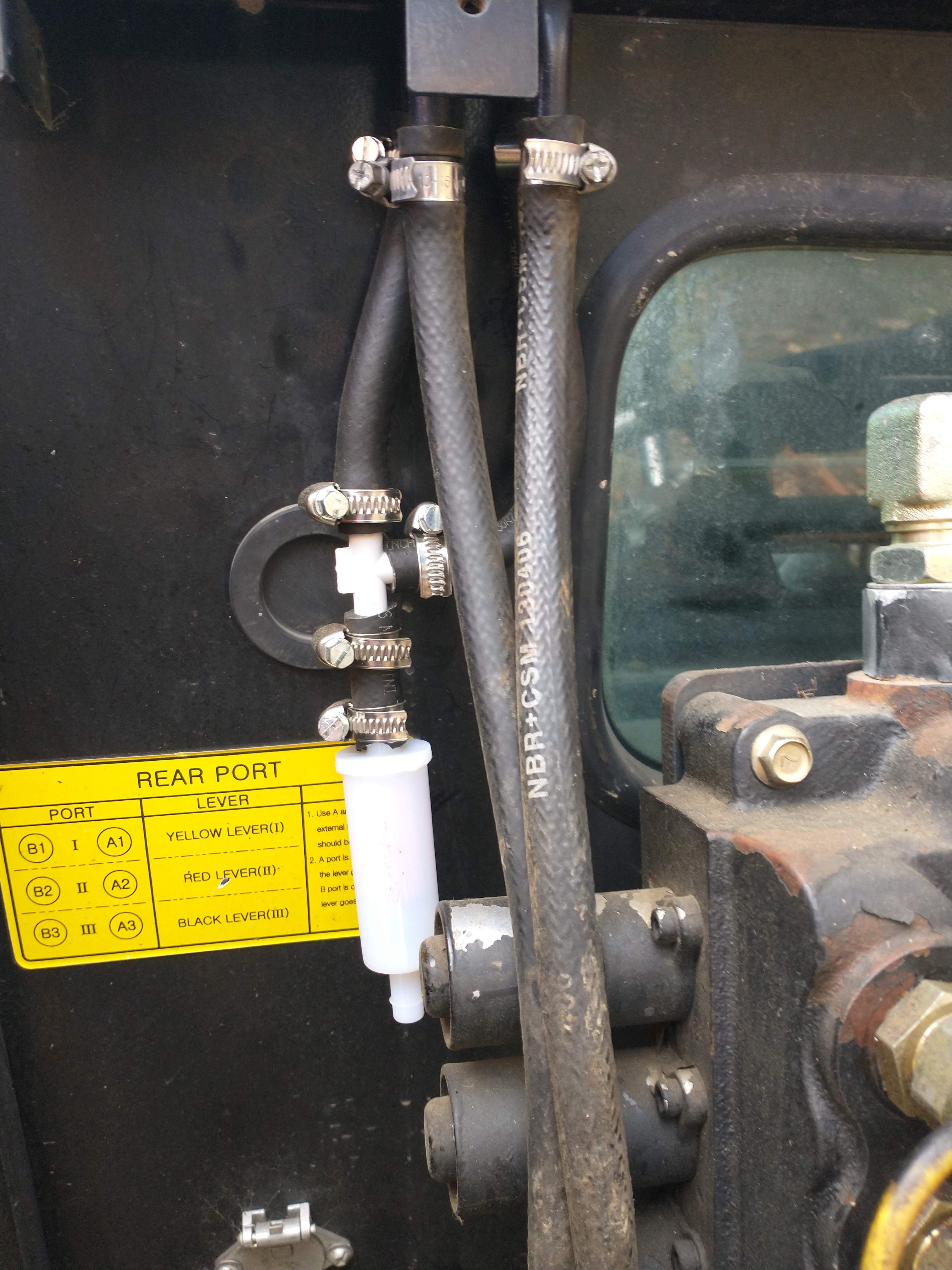 Fuel tank bug vents.jpg