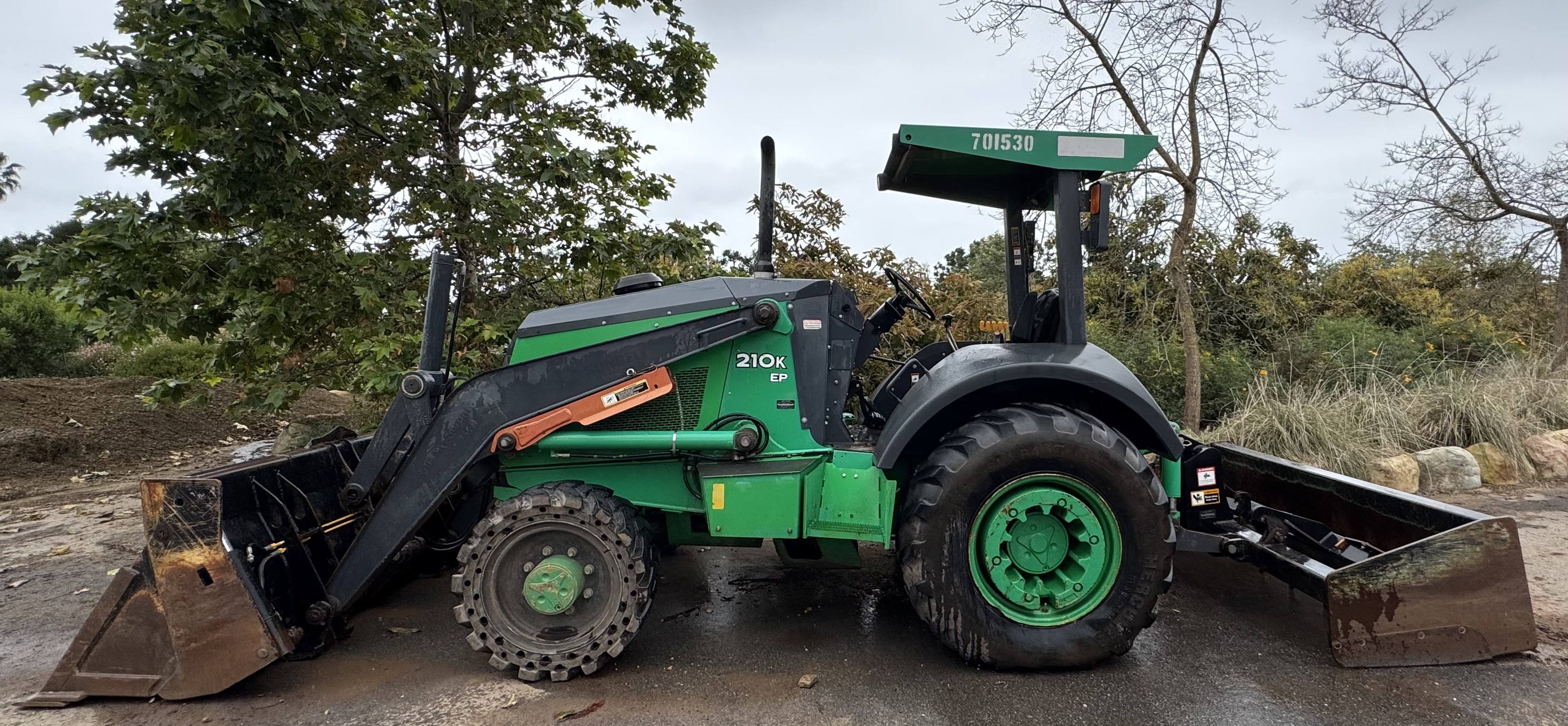 2013 Deere 210k EP skiploader, 4n1, dual tilt cylinders, 4100 hrs