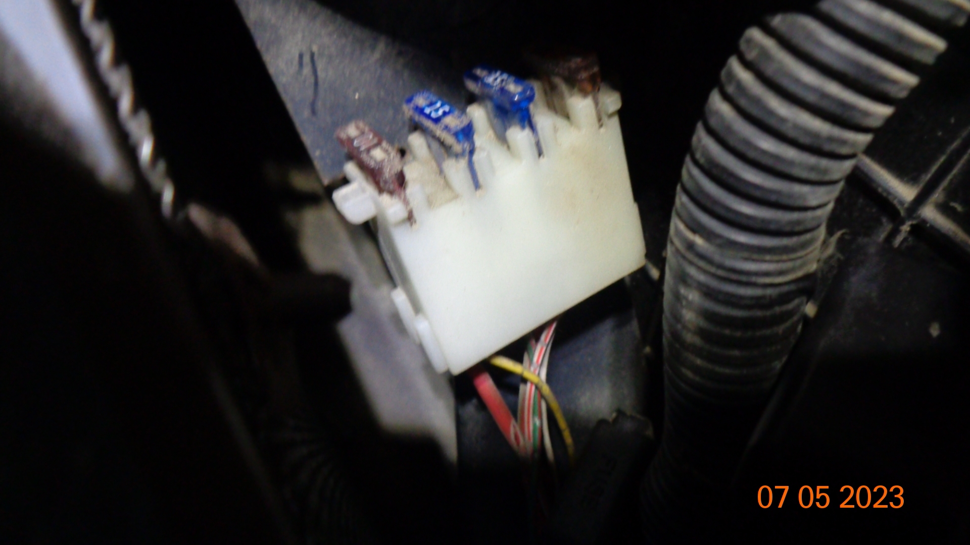 Fuse Block.JPG