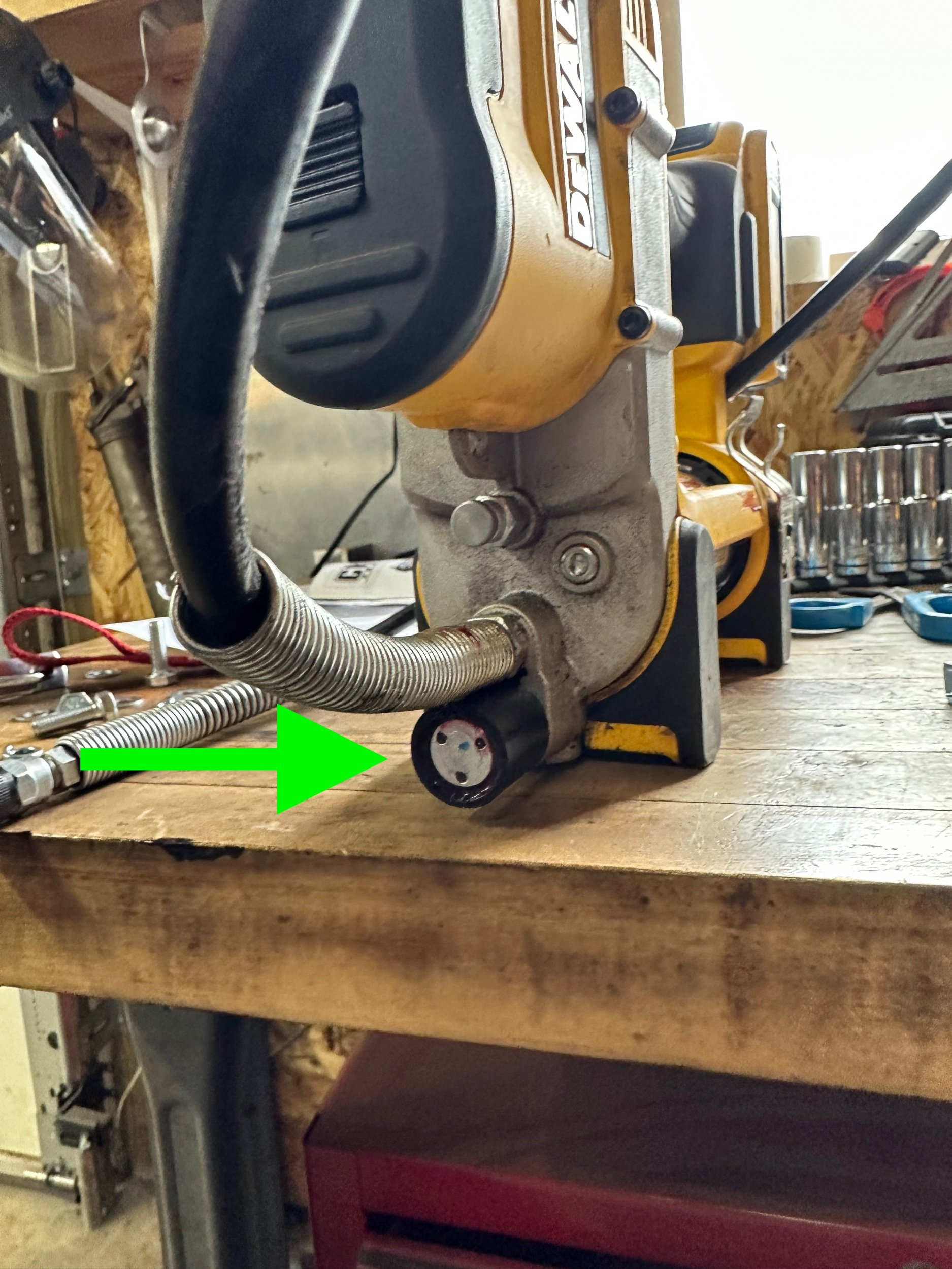 grease gun - 1.jpeg