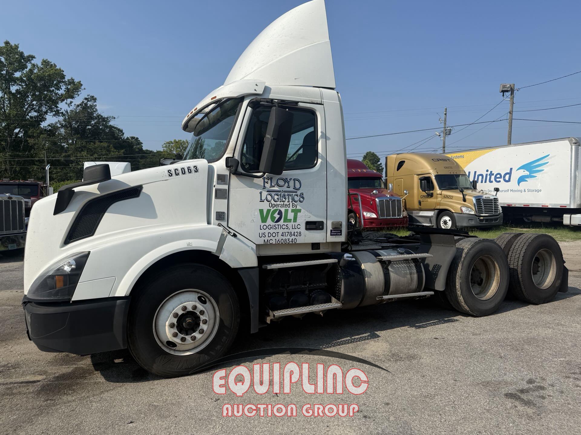 2016 VOLVO VNL300 TANDEM AXLE DAY CAB (A52576)