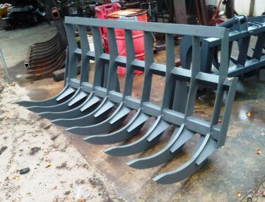 HC.Root_Rake_Tractor_Attachment.IMG_20121003_081218-375x285.jpg
