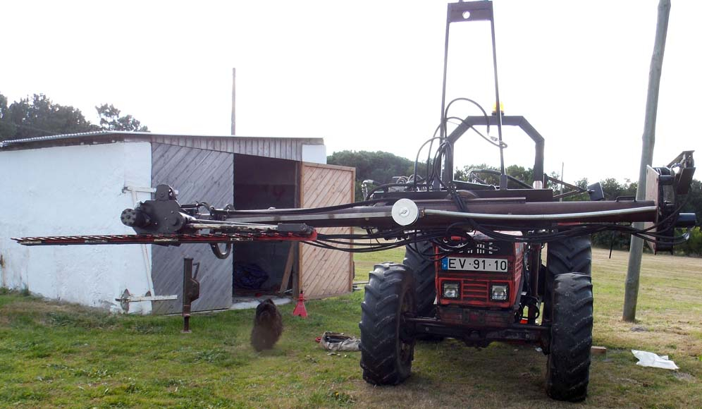 hedge cutter retracted jan.jpg