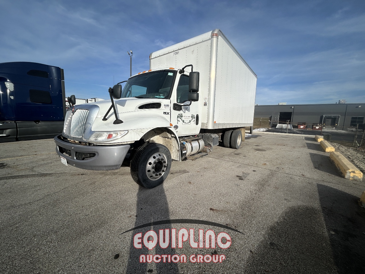 2019 INTERNATIONAL MV 16' BOX TRUCK (A54607)