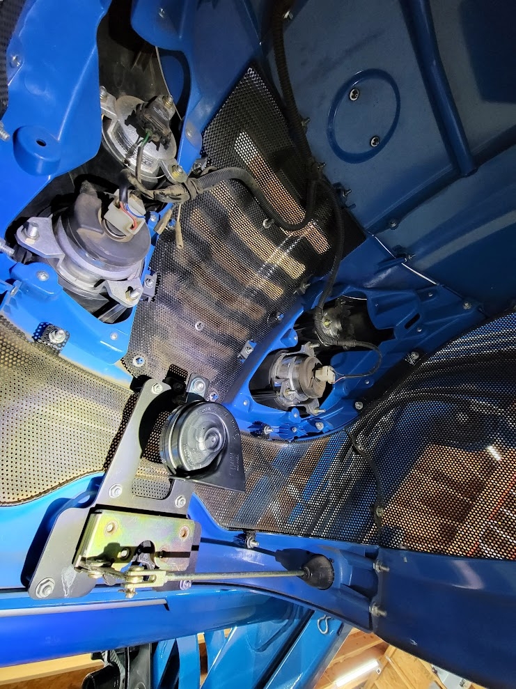 Horn_Bracket_Mounted.jpg