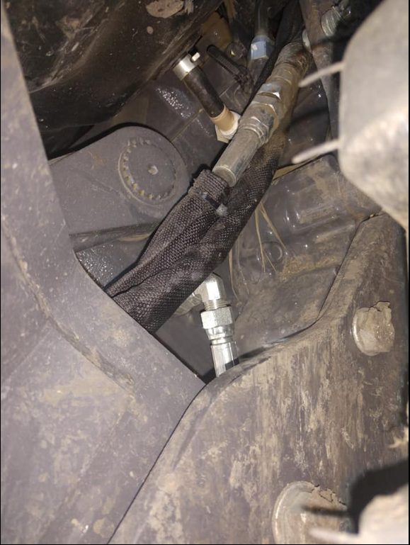 Hose to tank.png