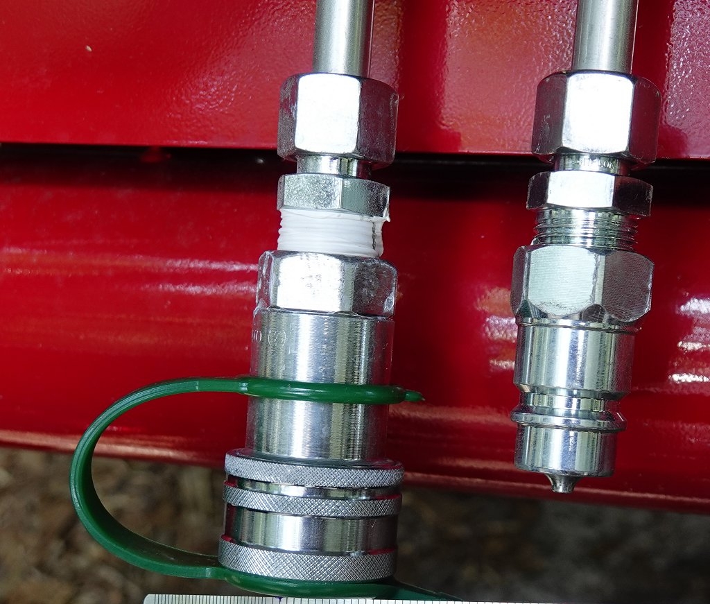 hydraulic couplers front 02.jpg