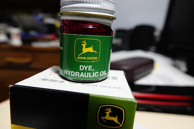 hydraulic dye 01.jpg