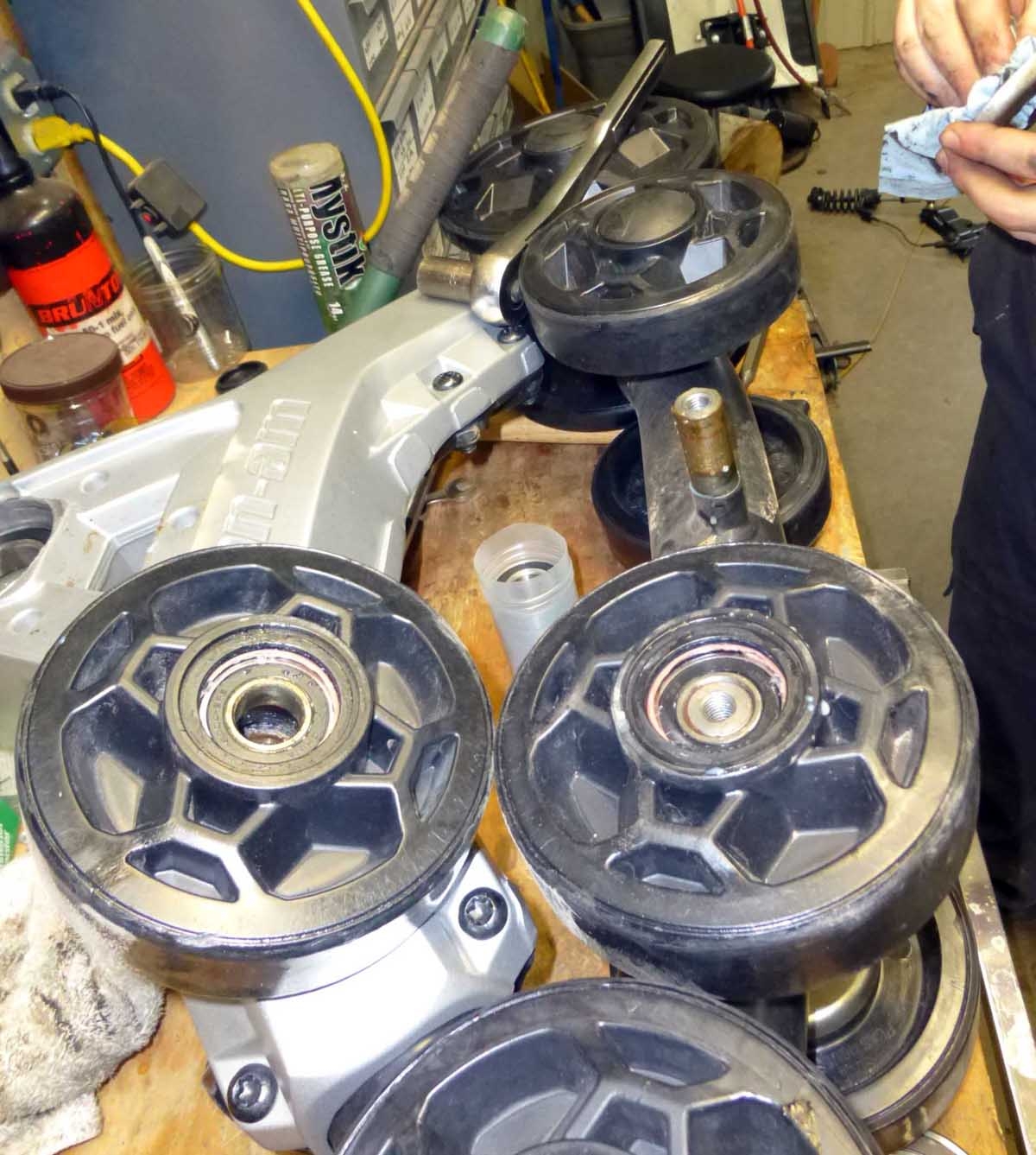 idler and bearings.jpg