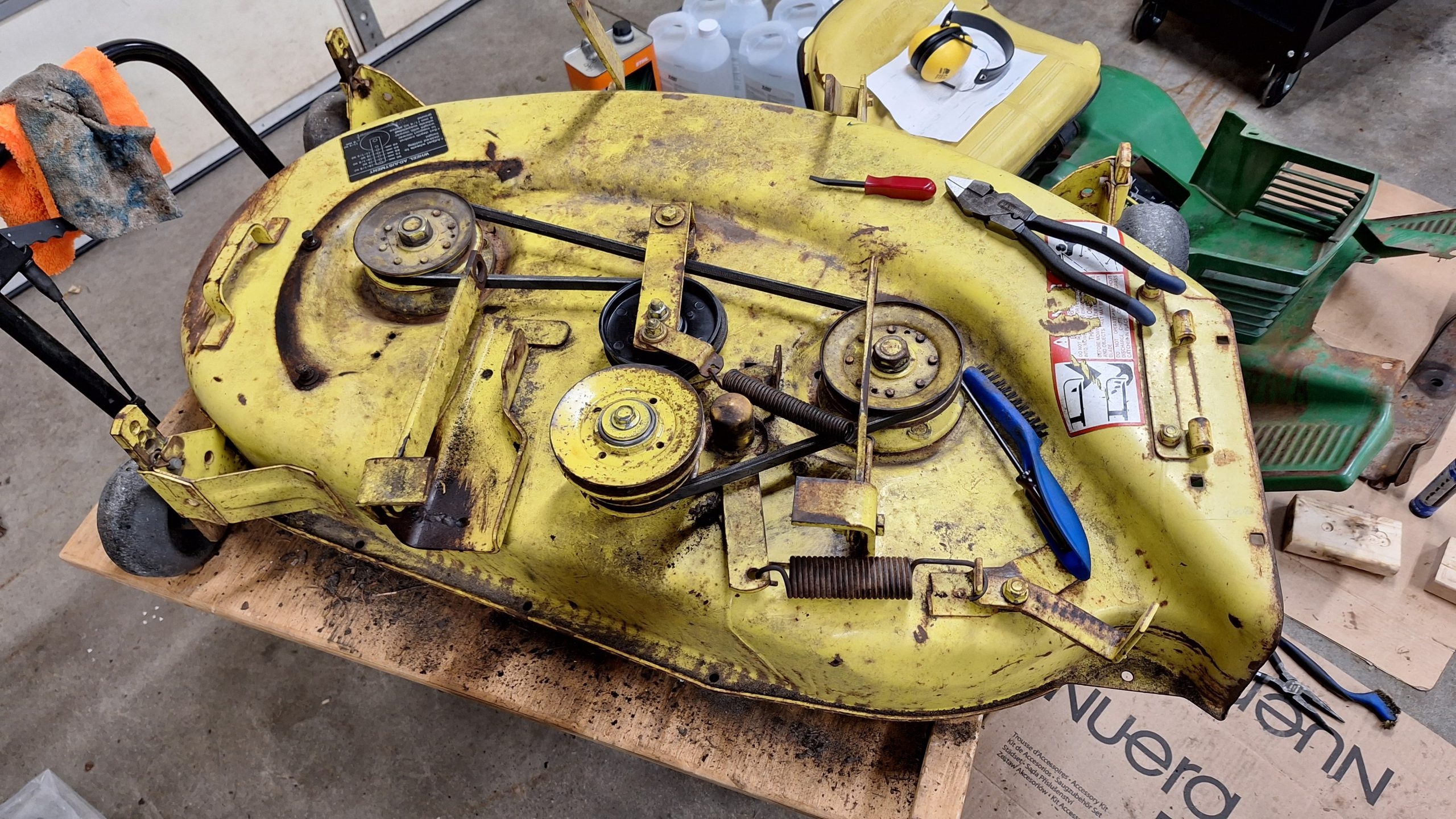 JD 175 mower deck.jpg