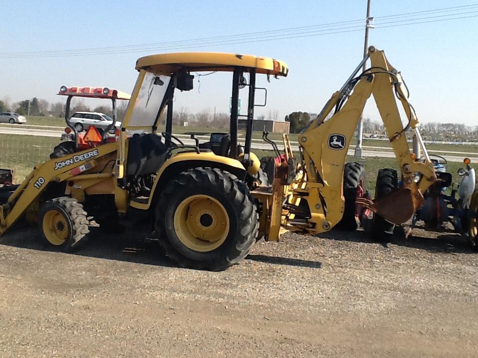 John Deere 110 TLB.jpg