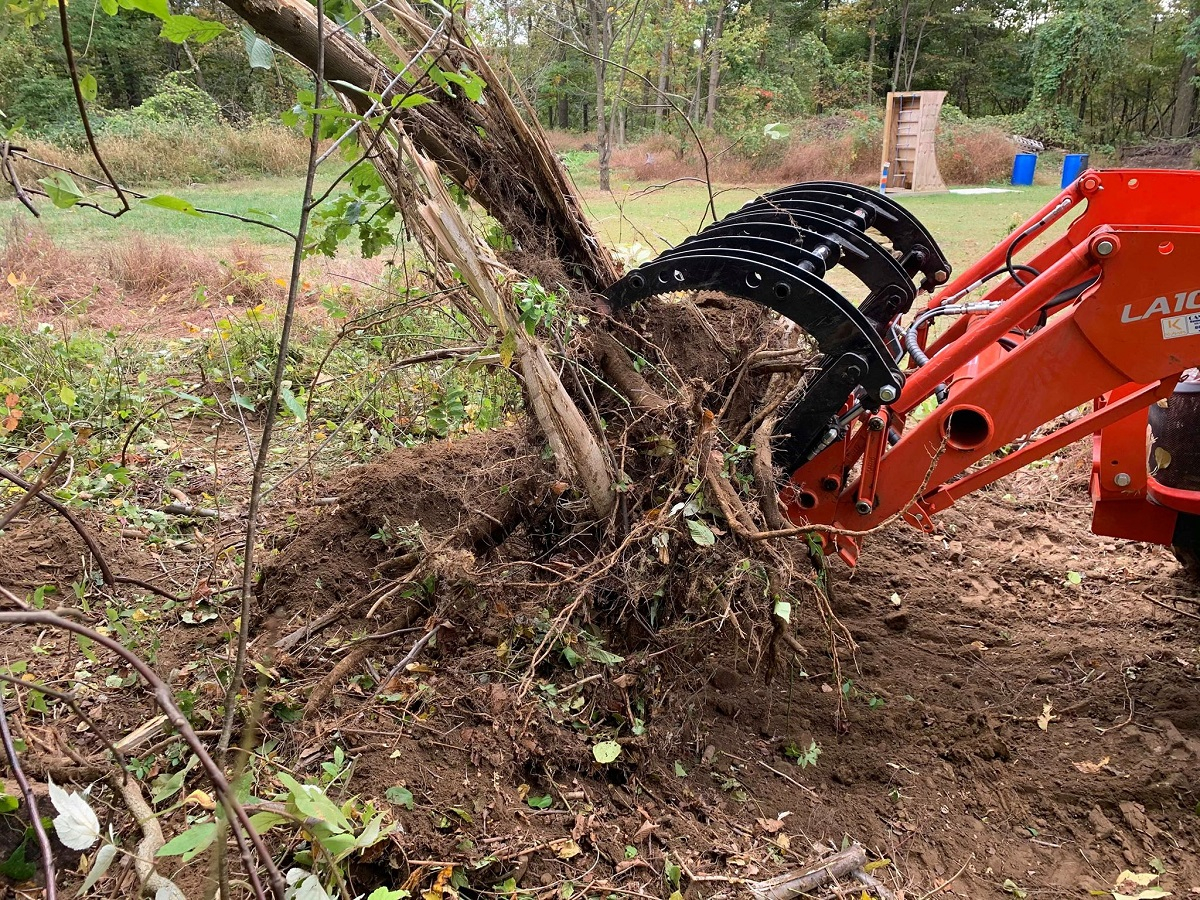 KubotaMX5200crouse13s.jpg