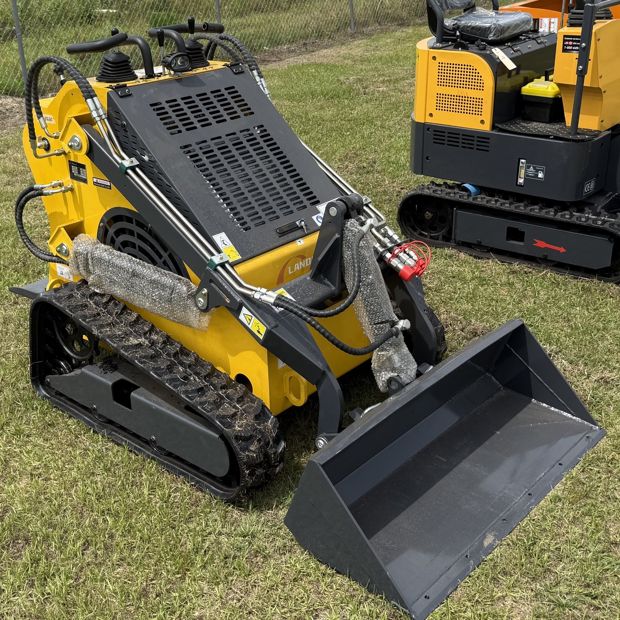 New Land Hero LDH-S460 Mini Skid Steer (A48289)