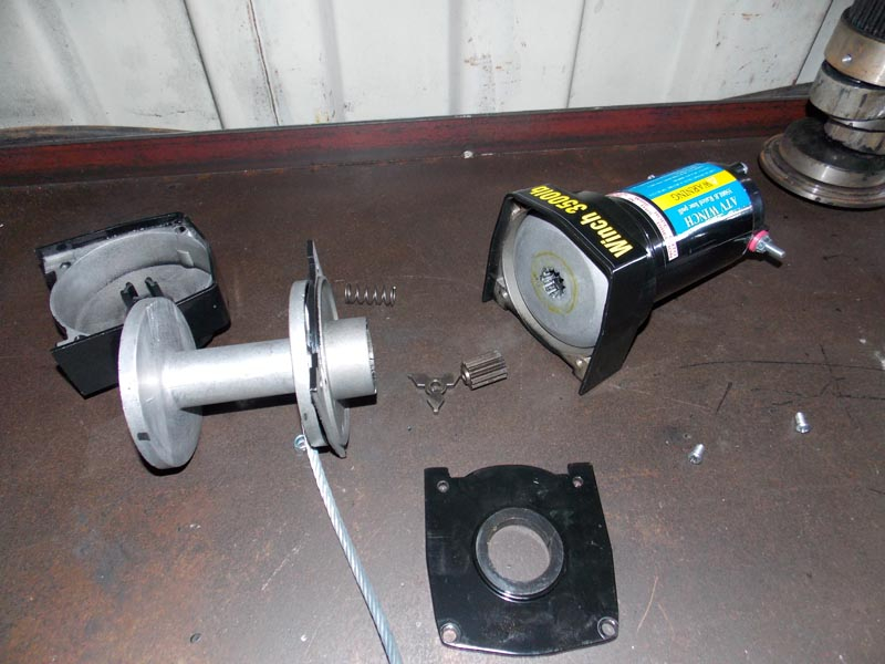 little winch disassembled.jpg