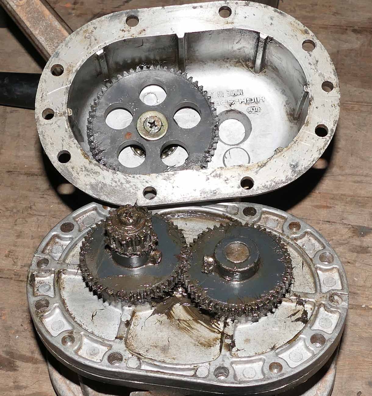 macnaught pump gears.jpg