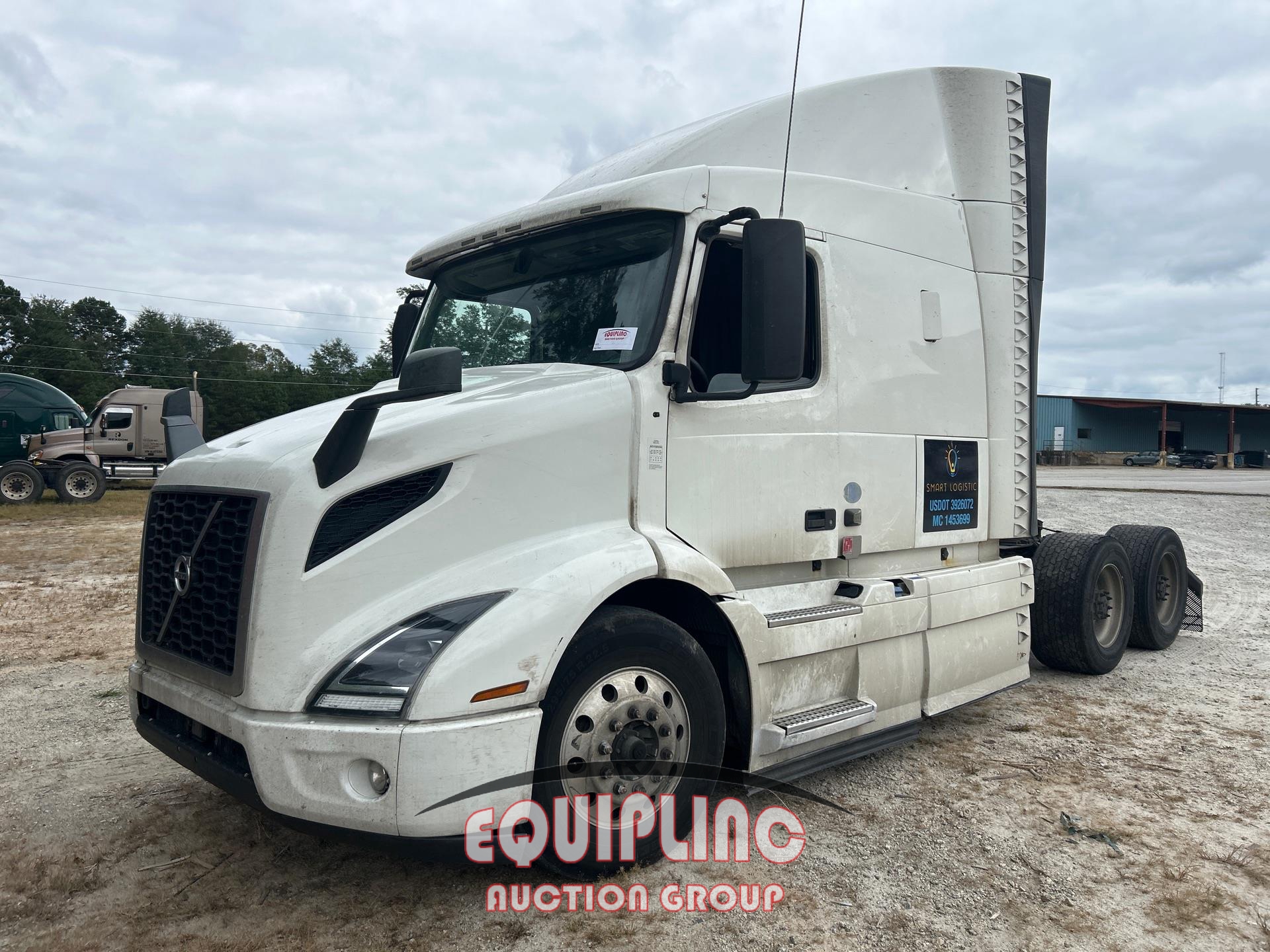 2019 VOLVO VNR TANDEM AXLE MID ROOF TRUCK (A56129)