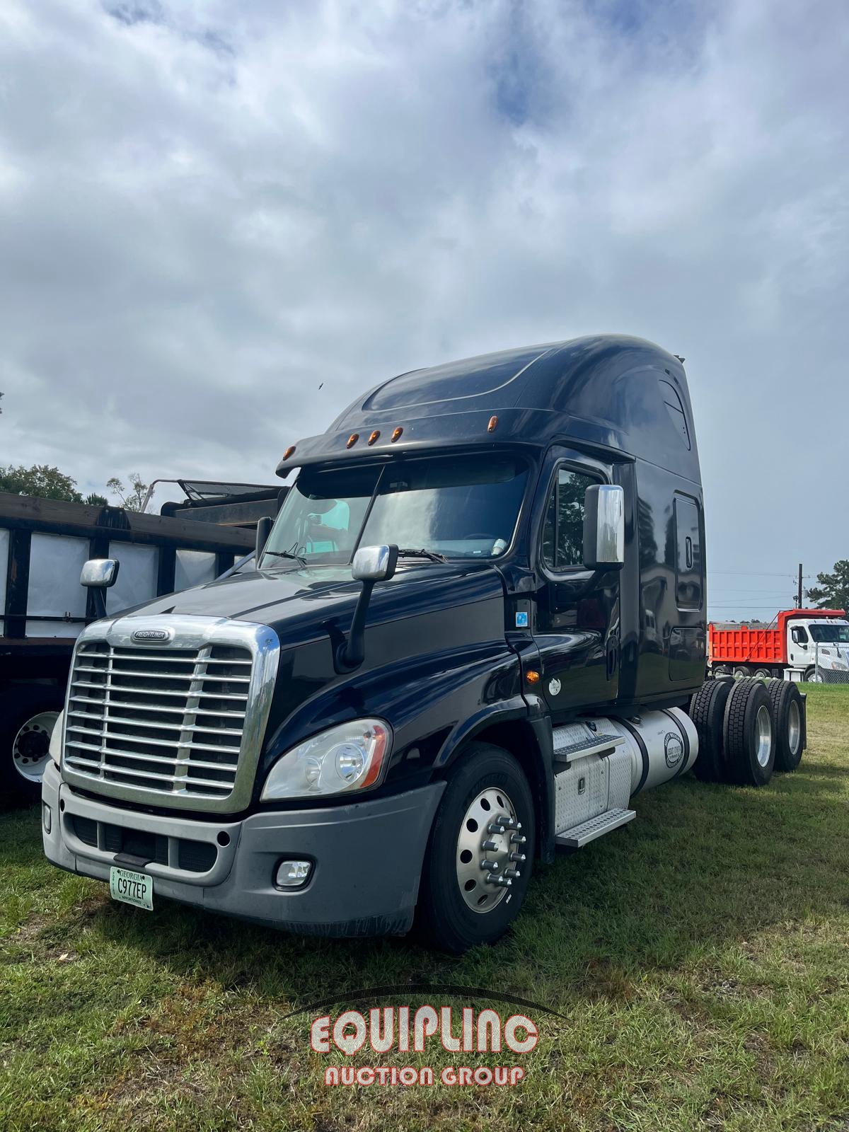 2017 FREIGHTLINER CASCADIA TANDEM AXLE SLEEPER (A56129)