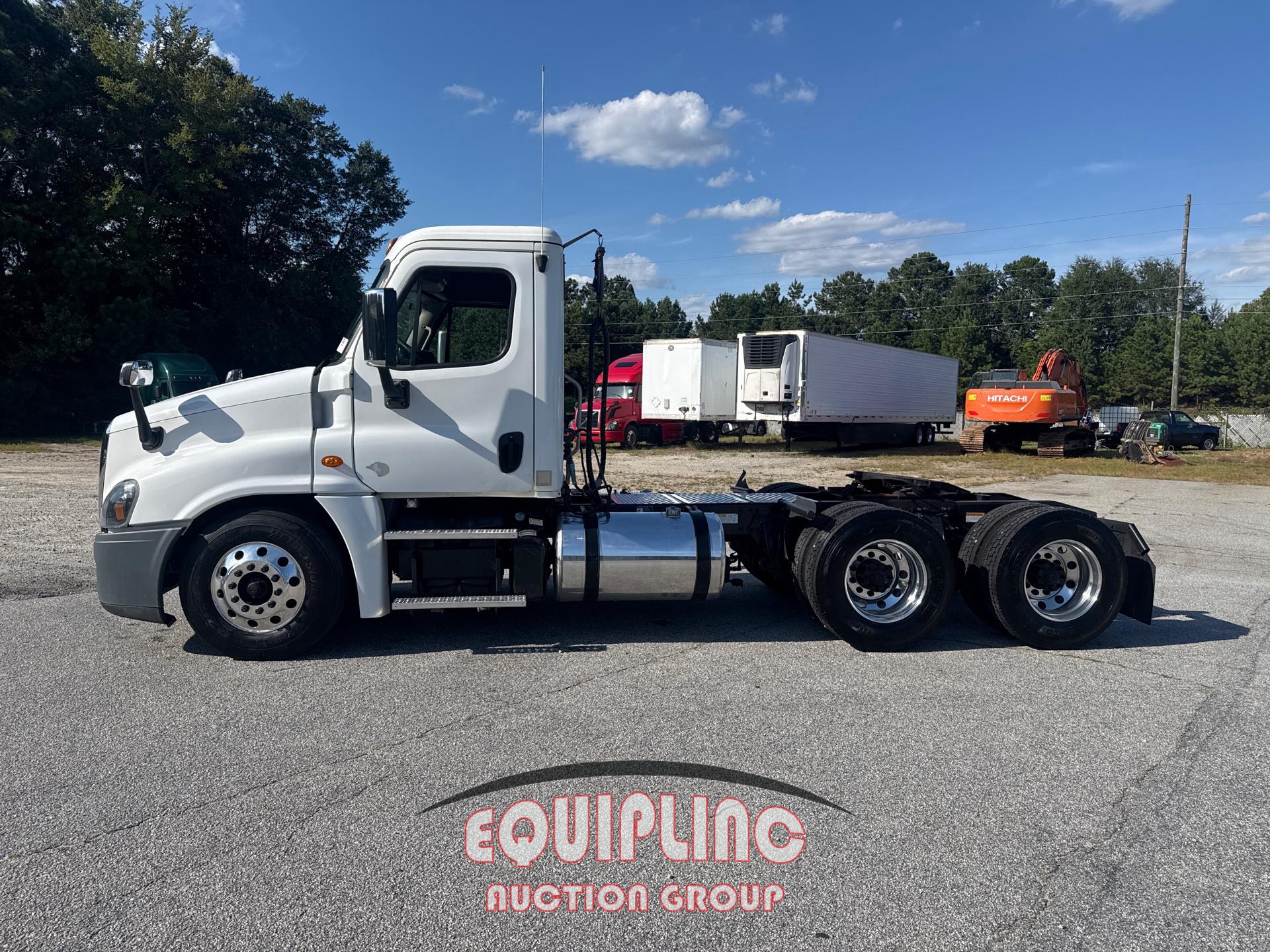 2018 FREIGHTLINER CASCADIA TANDEM AXLE DAY CAB (A53426)