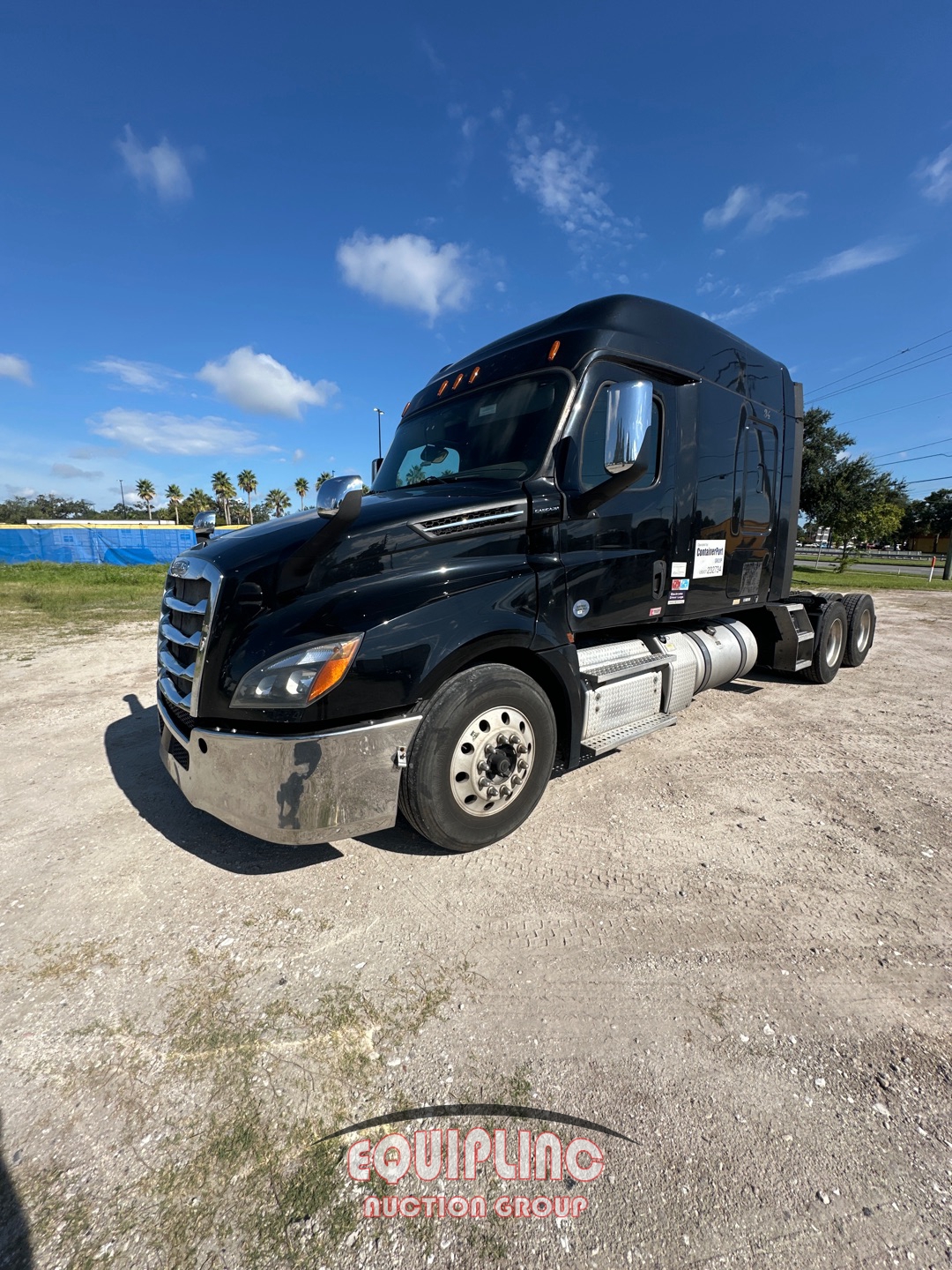 2019 FREIGHTLINER CASCADIA TANDEM AXLE SLEEPER (A52576)