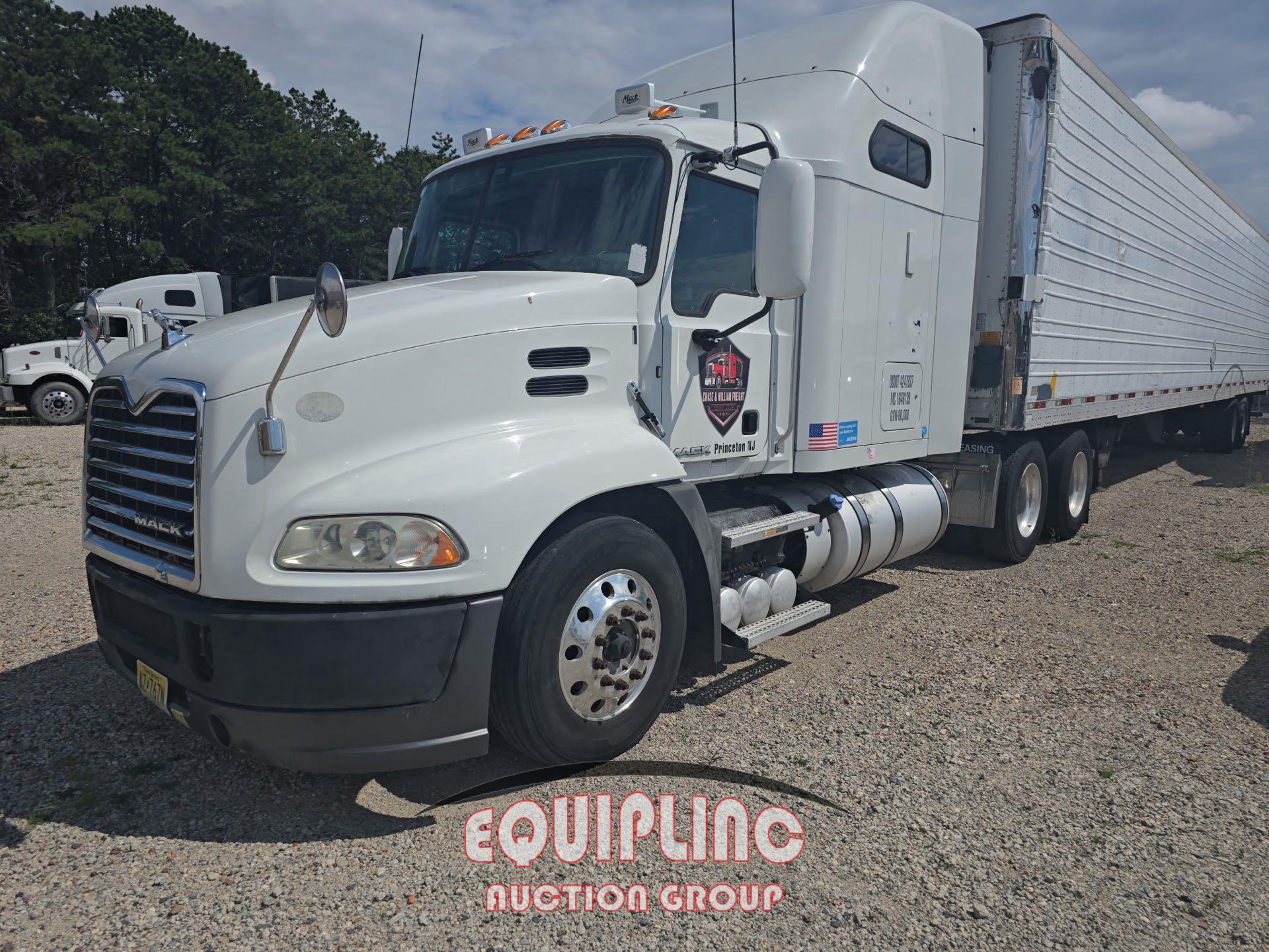 2016 MACK CXU613 SLEEPER TRUCK (A52576)