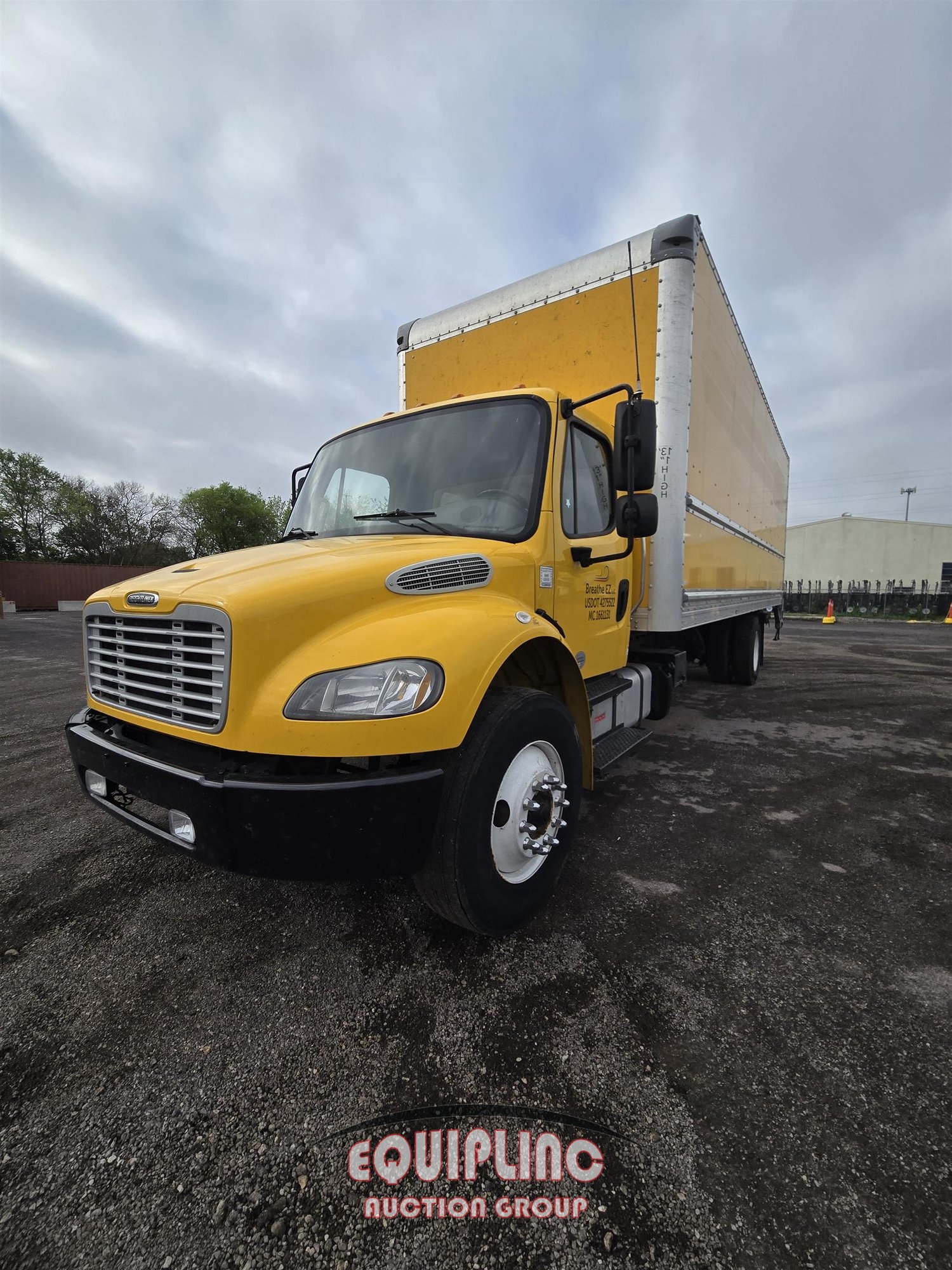 2018 FREIGHTLINER M2 26FT BOX TRUCK (A43004)
