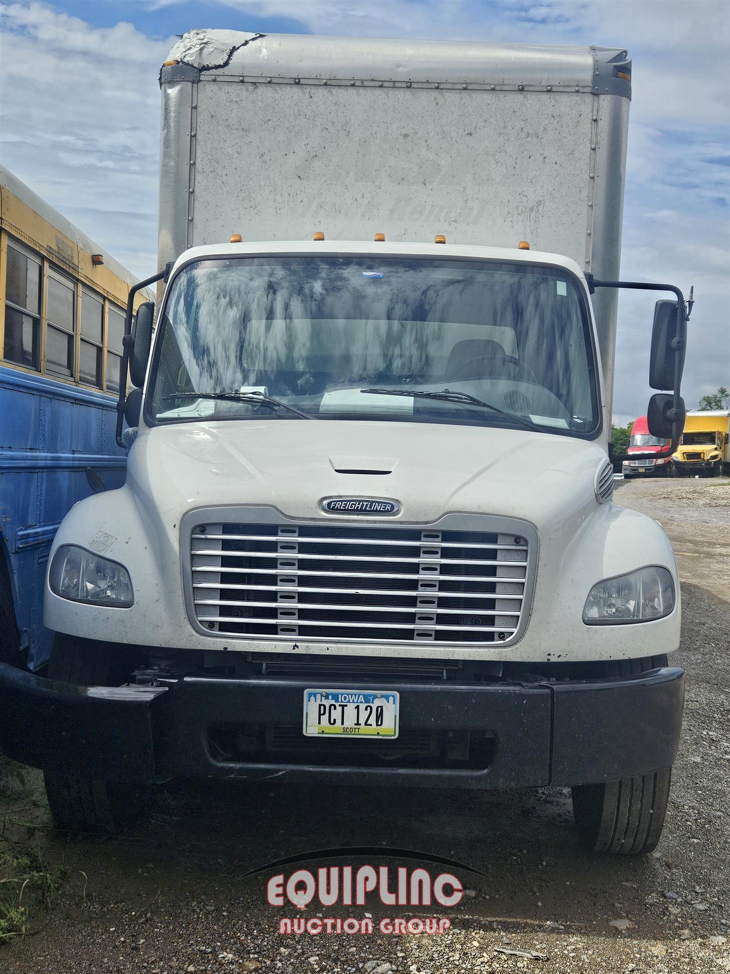 2020 FREIGHTLINER M2 26FT BOX TRUCK (A52141)