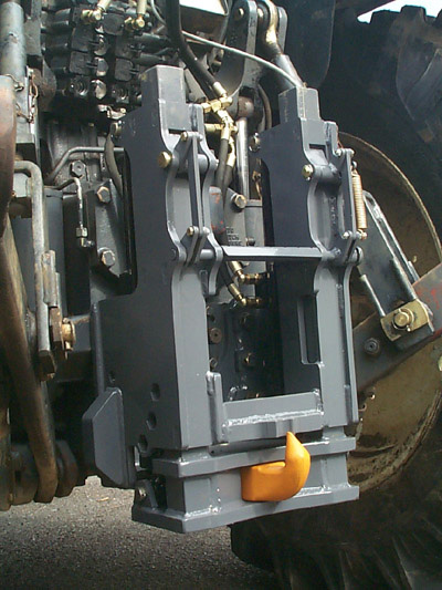 New-Holland-8670-hitch.jpg