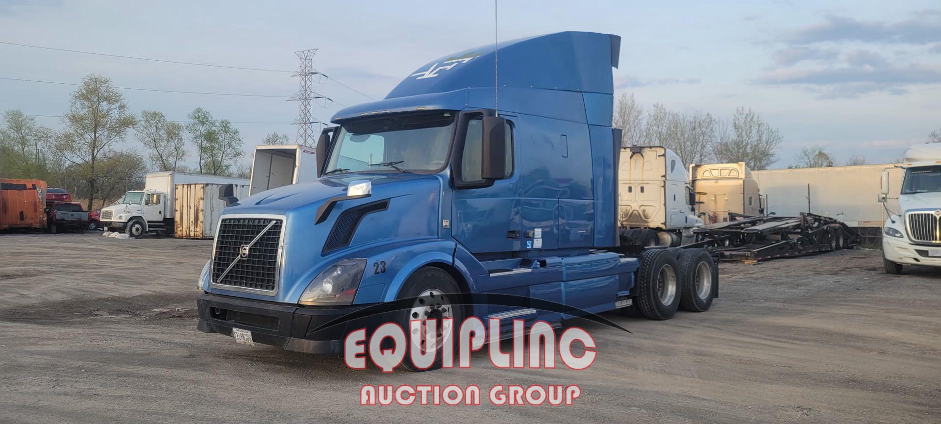 2012 VOLVO VNL TANDEM AXLE SLEEPER (A43005)