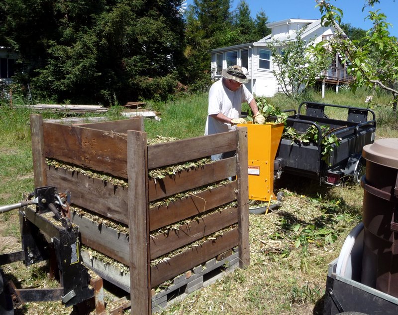 p1640058rhfshredderinuse-jpg.236067