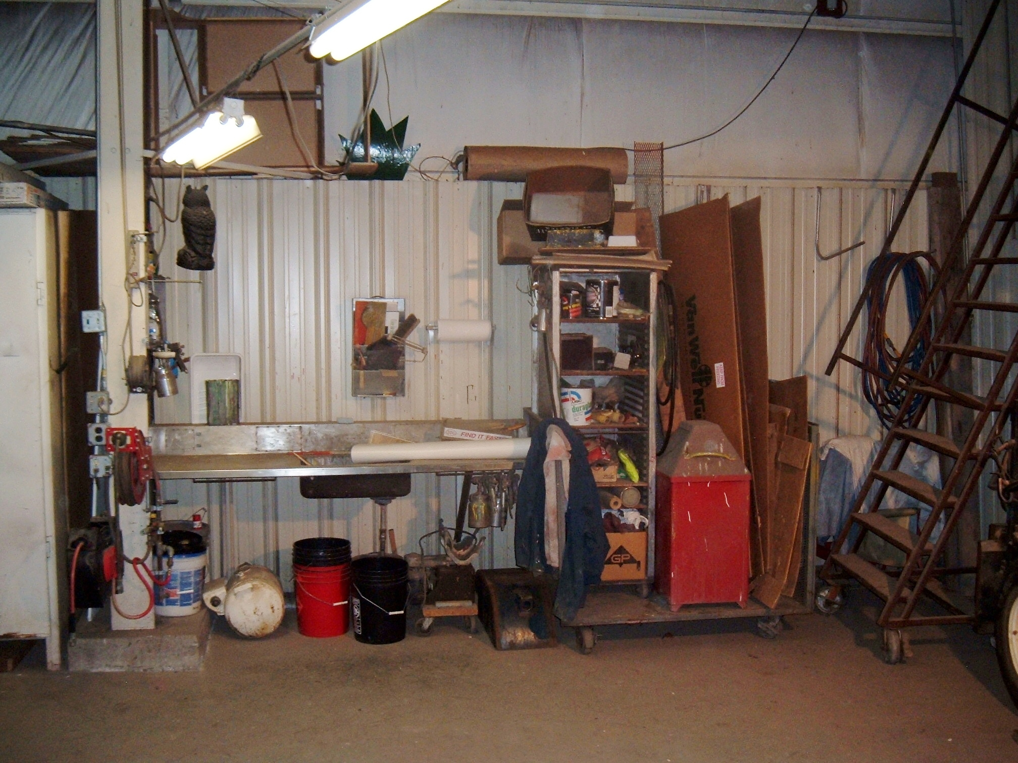 paint bay before.JPG