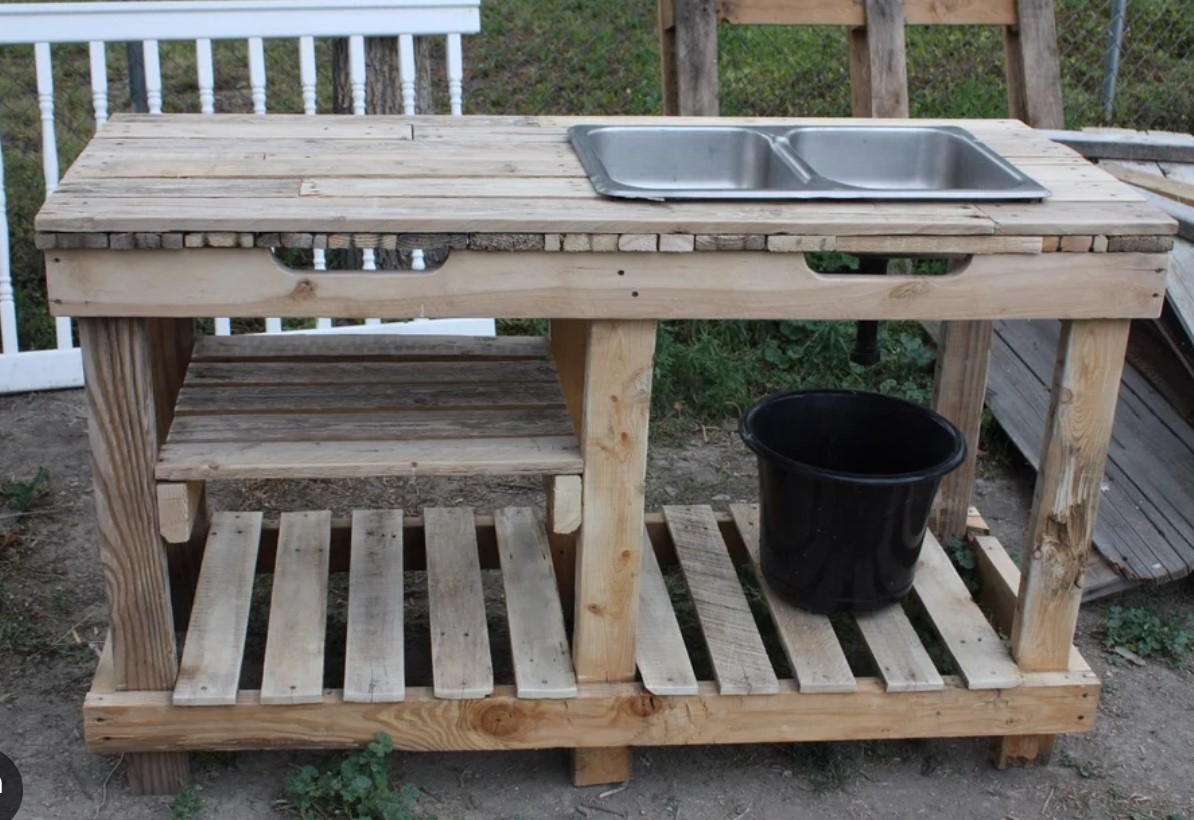 pallet drain.jpg