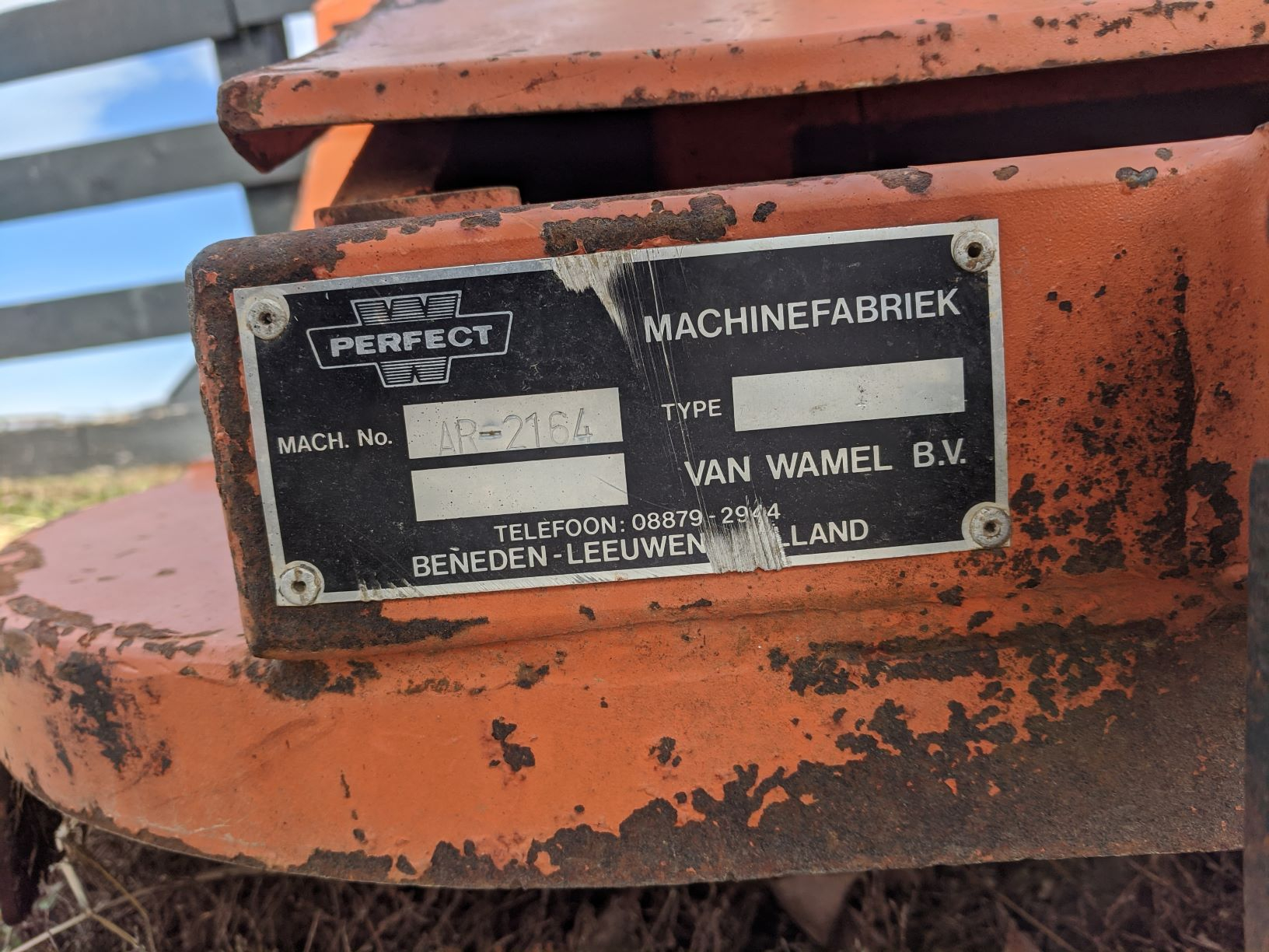 PerfecWMowerModelPlate.jpg