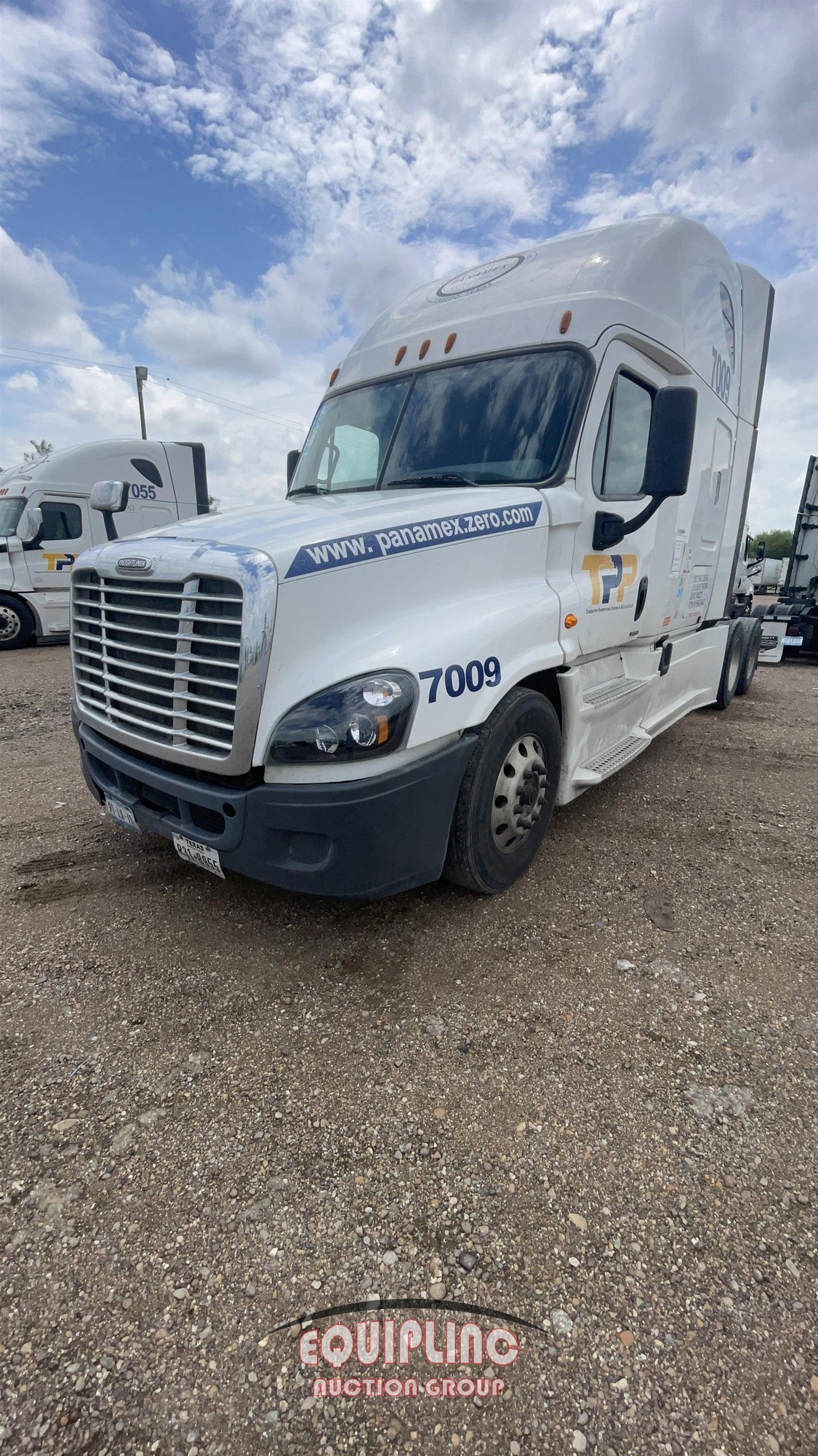 2017 FREIGHTLINER 126 SLEEPER TRUCK (A51222)