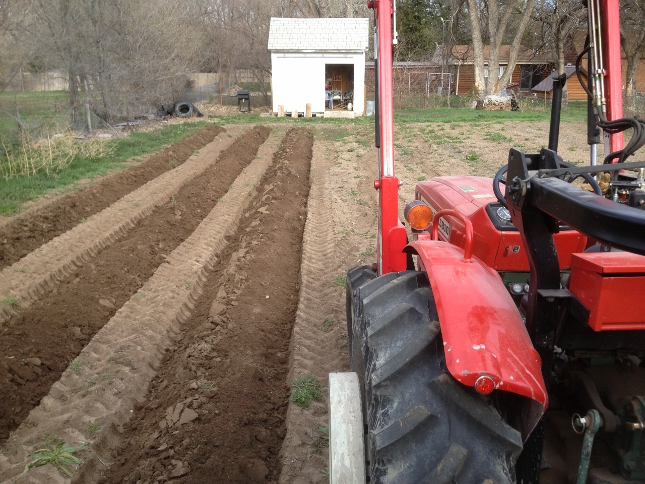 potato-hiller-yanmar-gardening--IMG_1184 (1280x960).jpg