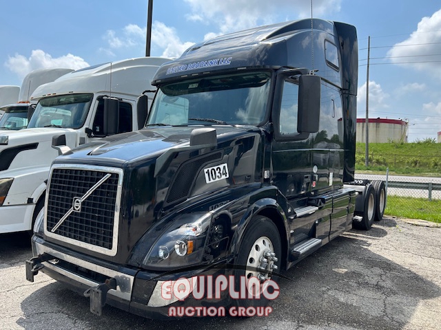 2018 VOLVO VNL64T670 TANDEM AXLE SLEEPER (A51219)