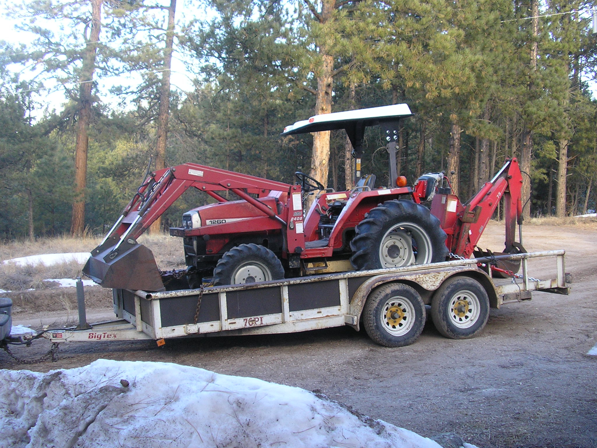 Roger's Tractor 1.JPG