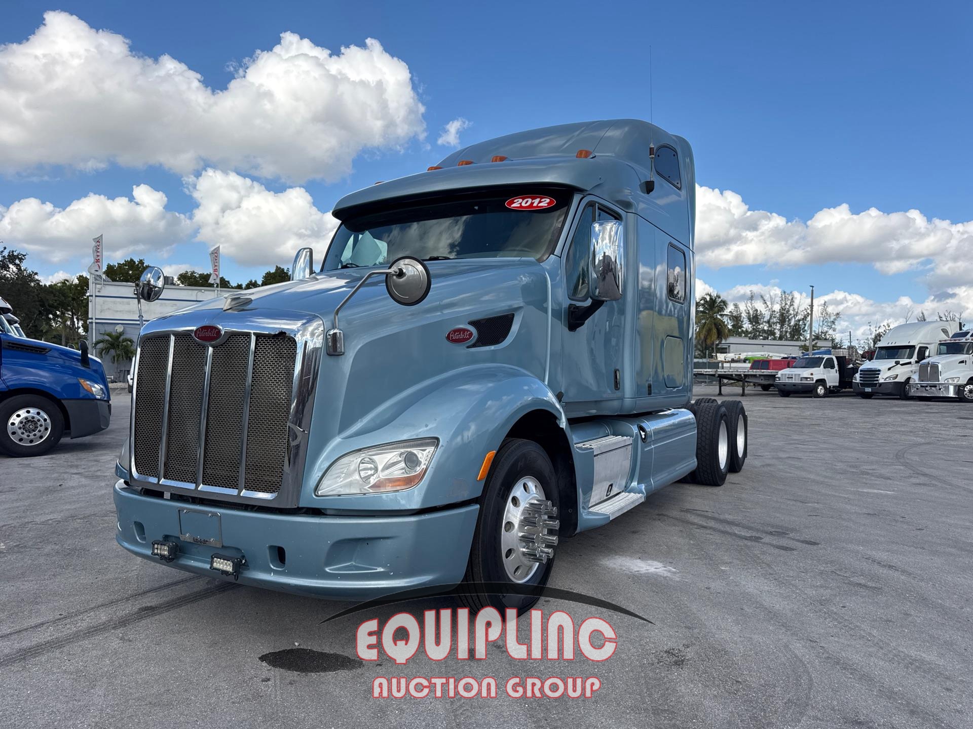 2012 PETERBILT 587 SLEEPER TRUCK (A58018)