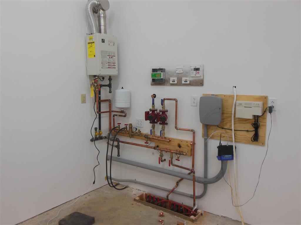 Shop heat plumbed (1) (Medium).JPG