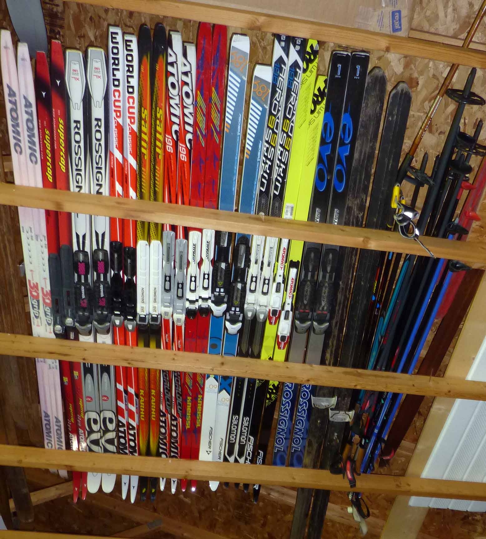 SKIS773.jpg