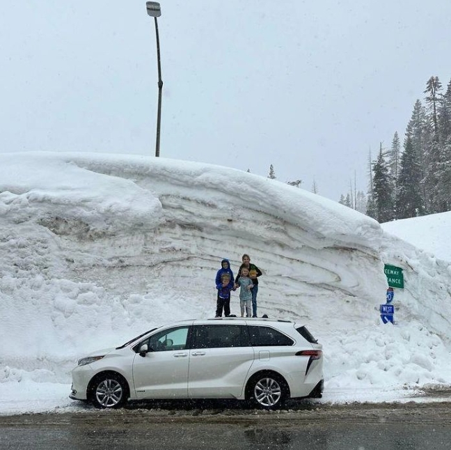 Snow on I-80.jpg