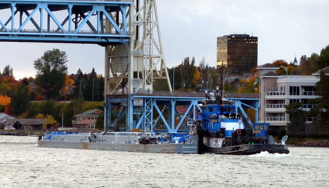 Sparton barge (dl).jpg