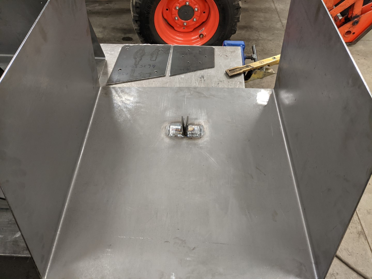 Tank baffle support (Large).jpg
