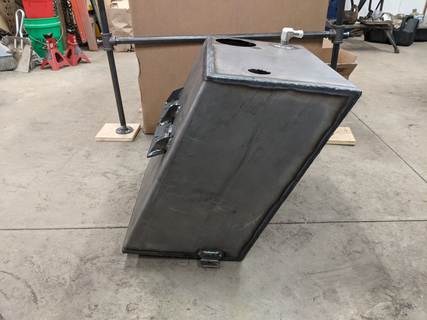Tank mounting (2) (Large).jpg