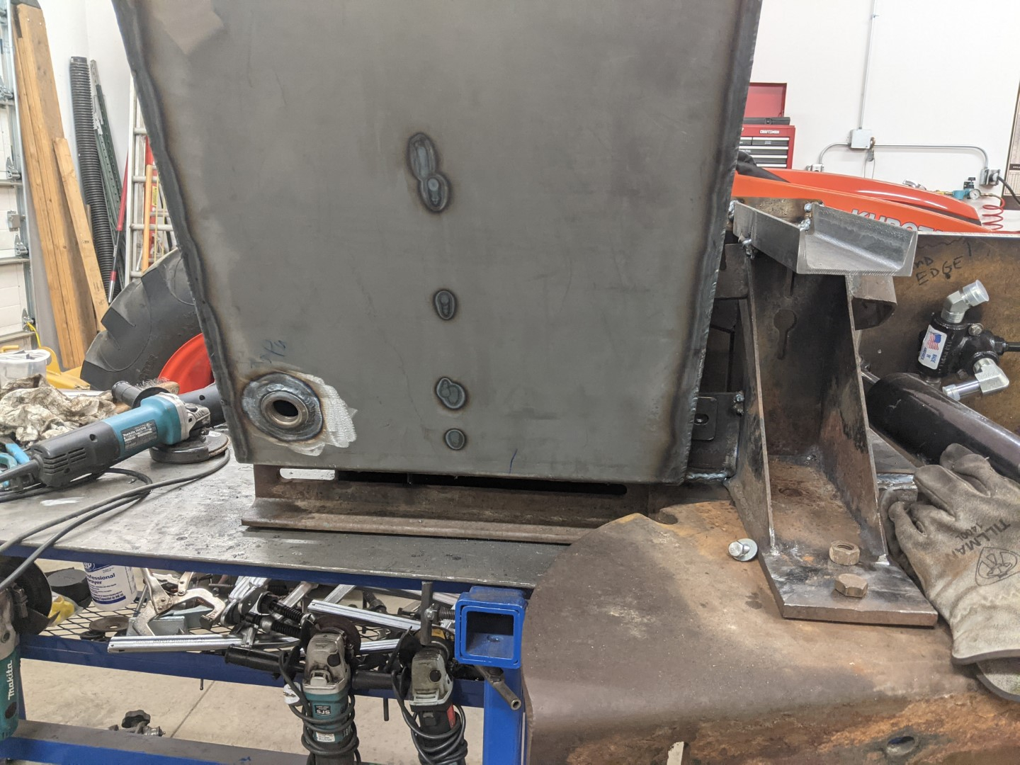 Tank mounting (3) (Large).jpg