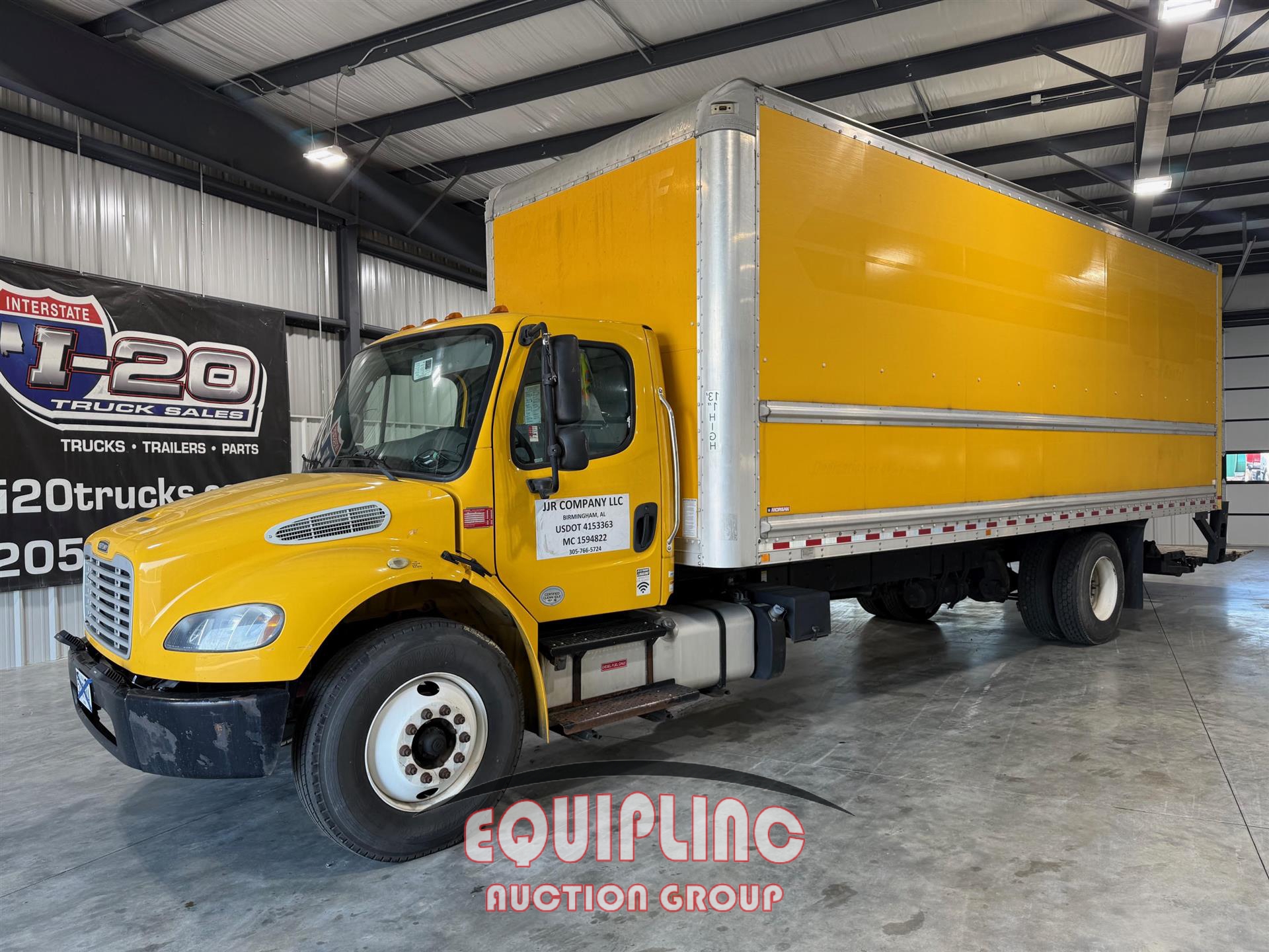 2016 FREIGHTLINER M2 26FT BOX TRUCK (A43005)