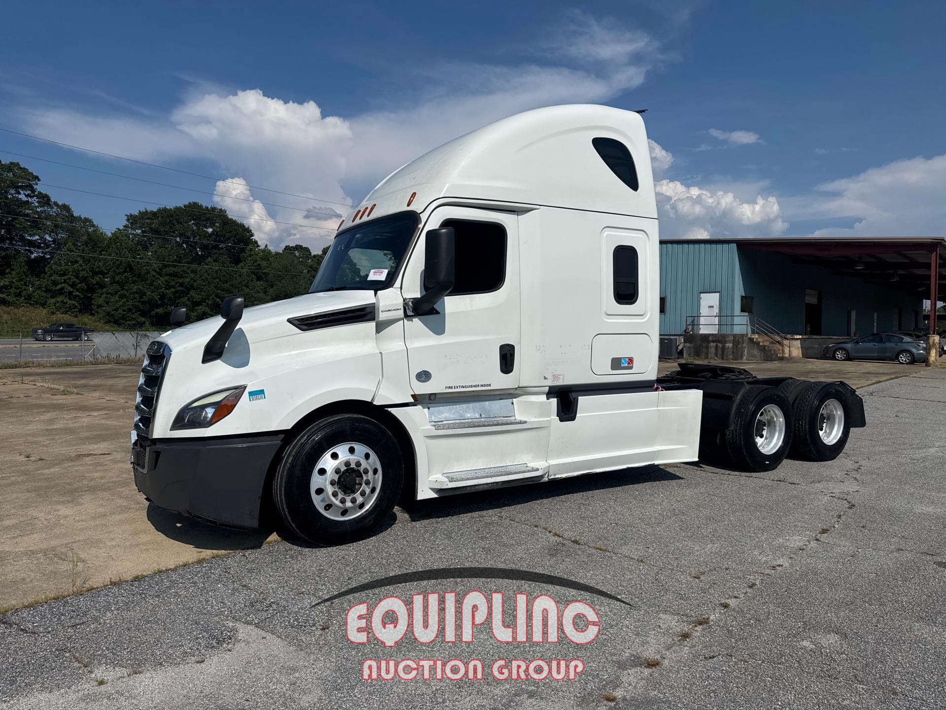 2018 FREIGHTLINER CASCADIA TANDEM AXLE SLEEPER TRUCK (A53426)