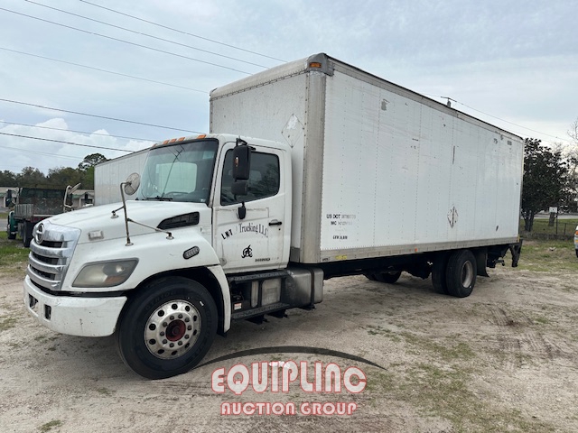 2017 HINO BOX TRUCK (A52576)