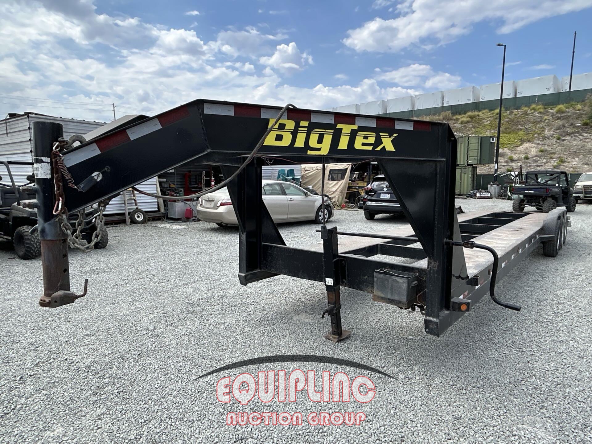 2019 BIG TEX GOOSENECK  TRI AXLE 34FT 2 CAR HAULER (A52576)
